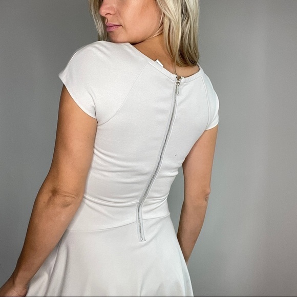 Diane Von Furstenberg Light Grey Fit & Flare Dress Size 4 - Picture 2 of 10